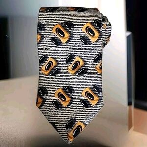 Barry Wells 100% Silk Men's Necktie Made in USA 56 X4"